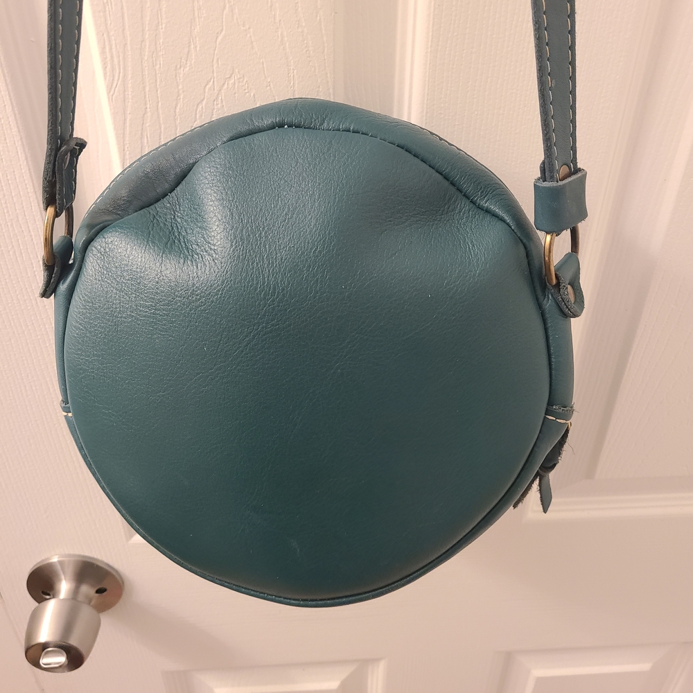 Portland Leather Women's Round Teal Bag Pristine Like New Discontinued Color - Picture 4 of 8